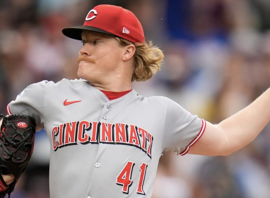 Cincinnati domina a los Cubs con poder y pitcheo: Abbott imbatible y Fraley castiga con el madero